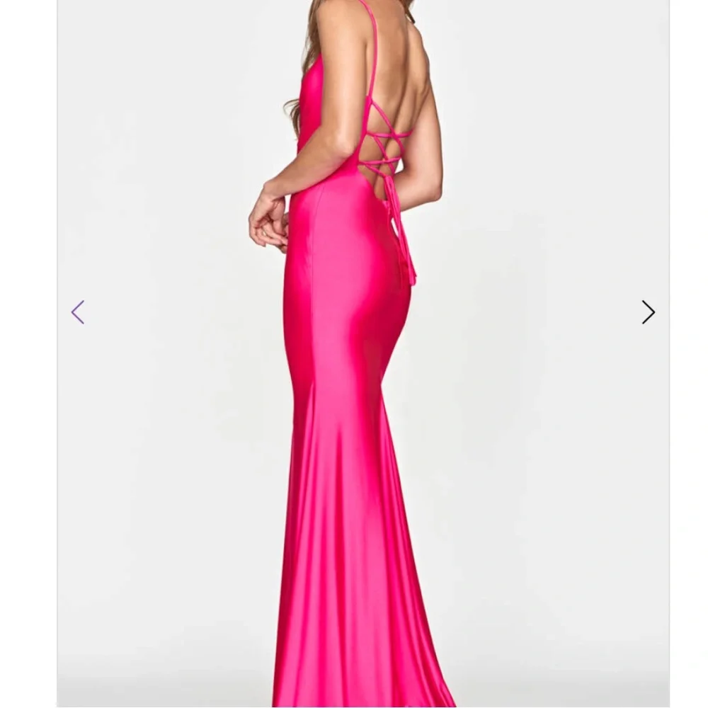 Faviana - style s10644 - Size 2 - Hot Pink - Picture 2 of 2